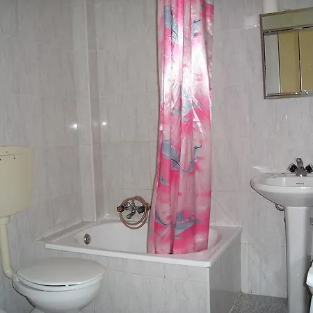 Gæstehus Perola Da Baixa 2*